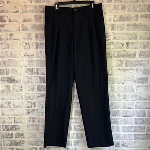 NWT Dockers Men’s Black Easy Khaki Classic Fit Pleated Pants 34 x 34